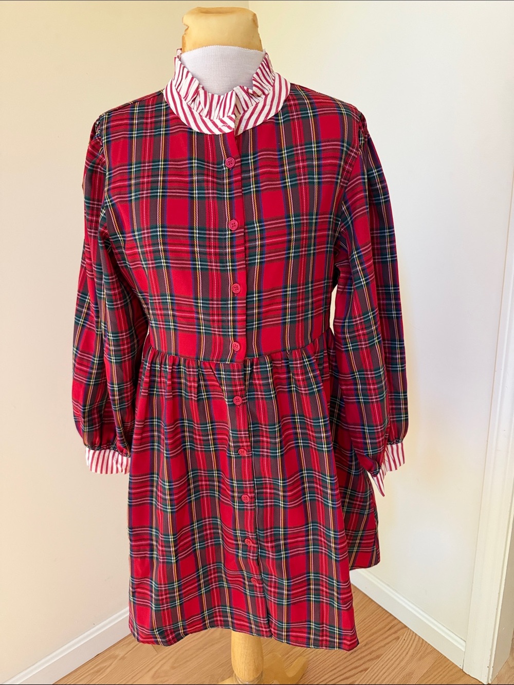 Jodifl medium tartan plaid front button ruffled long sleeve pocket dress.